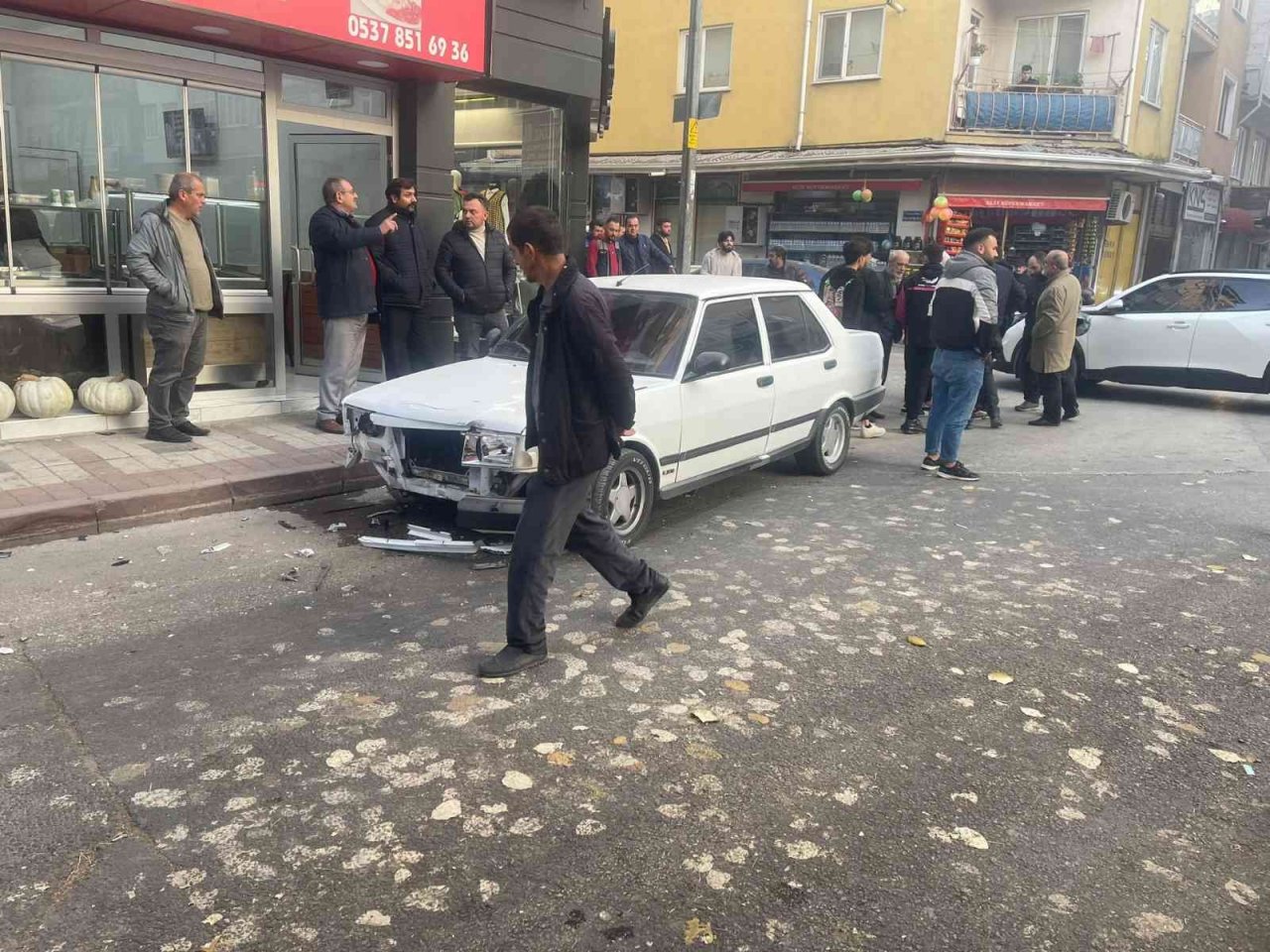 Otomobilin Arpt Motosikletli Ma Azaya Dald O Anlar Kamerada