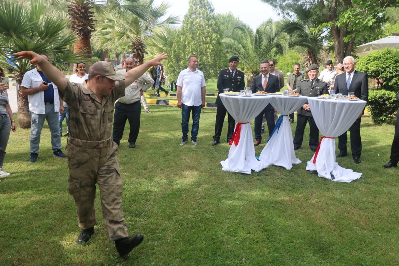 Aydında engelli bireyler askerlik sevinci yaşadı