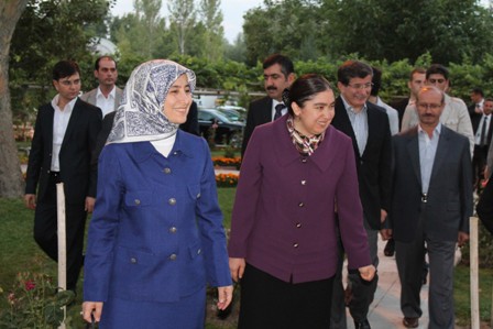Bakan Davutoğlu, şehit ve gazi aileleriyle iftarda buluştu 2