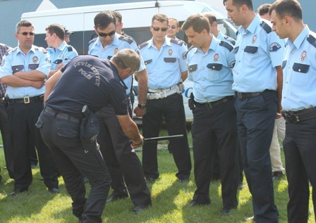 Polise Çevik Kuvvet eğitimi 7