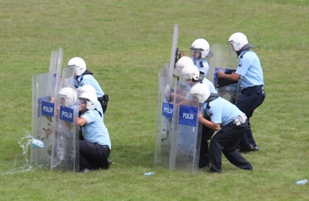 Polise Çevik Kuvvet eğitimi 8