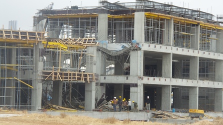 Stat inşaatında iskele çöktü