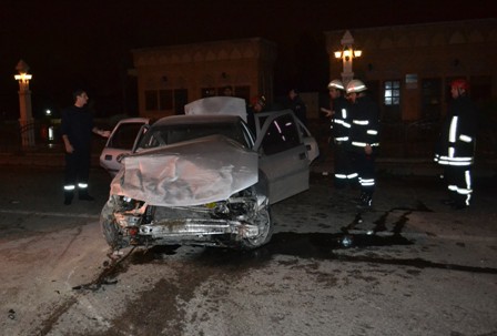 Yoldan Çıkan Otomobil Duvara Çarptı: 1 Ölü, 1 Yaralı