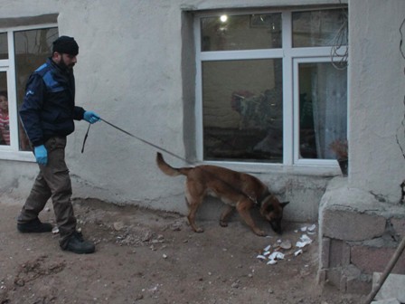 Uyuşturucuya 700 polisle şafak baskını: 65 gözaltı 10