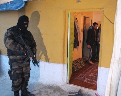 Uyuşturucuya 700 polisle şafak baskını: 65 gözaltı