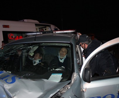Polis otosu ile minibüs çarpıştı