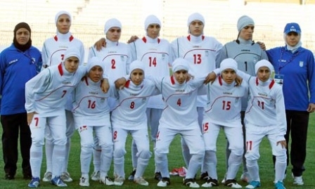 Bayan futbol takımından erkek çıktı 3