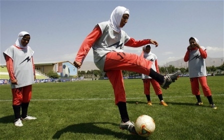 Bayan futbol takımından erkek çıktı 7