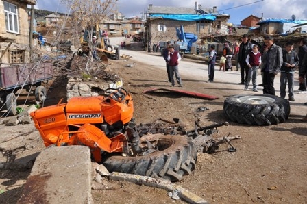 Freni patlayan kamyon traktörü biçti 2