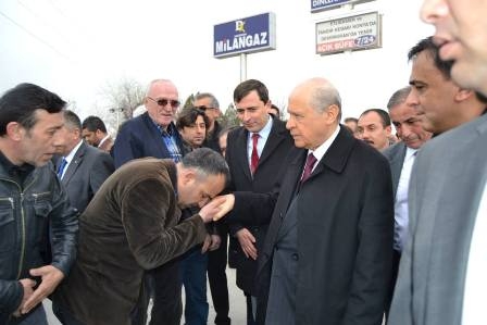 MHP lideri Bahçeli Konya'ya uğradı 2