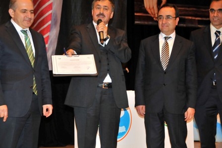 Bakan Eroğlu Akşehir'de vatandaşla buluştu 5