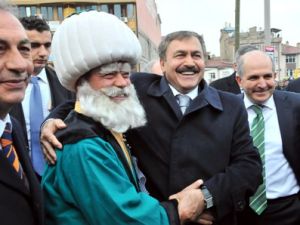 Bakan Eroğlu Akşehir'de vatandaşla buluştu