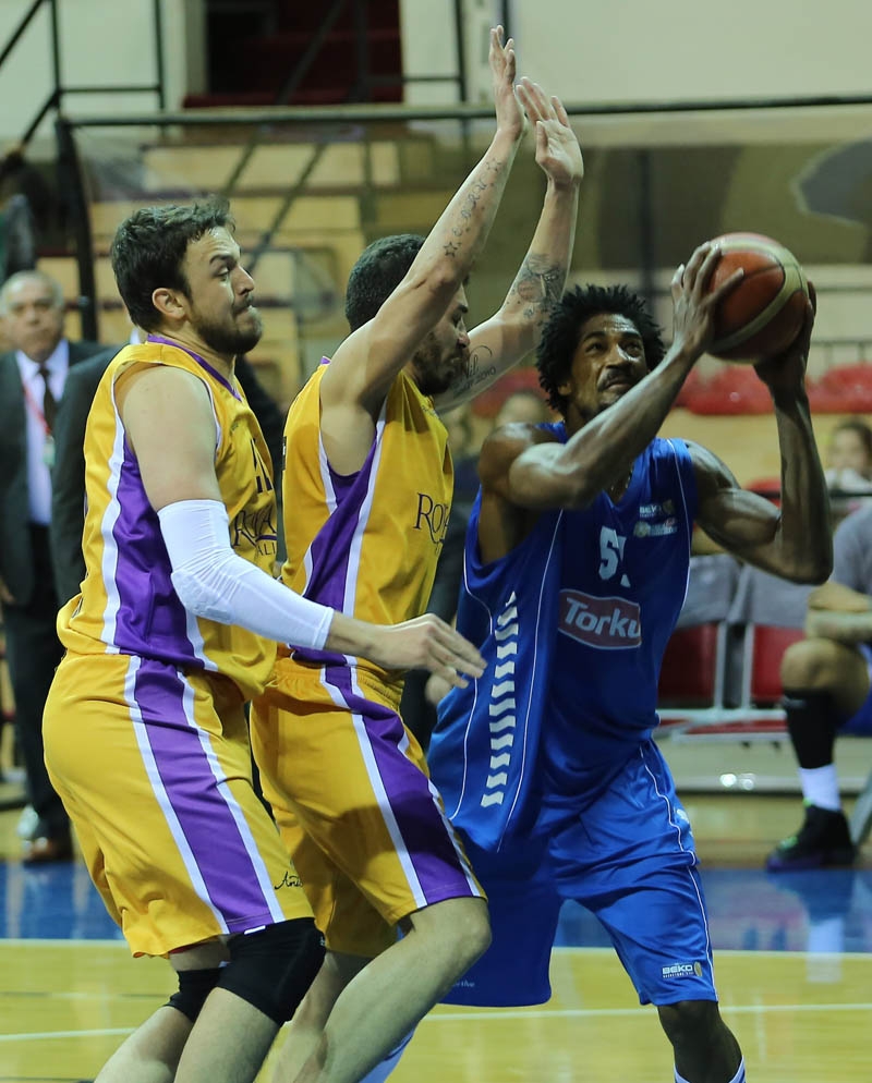 ROYAL HALI GAZİANTEP :73 - TORKU SELÇUK ÜNİVERSİTESİ:74