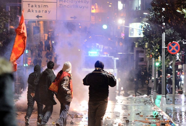 GEZİCİLER GERİ DÖNDÜ! YAKTILAR.. YIKTILAR... 117