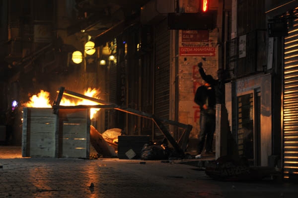 GEZİCİLER GERİ DÖNDÜ! YAKTILAR.. YIKTILAR... 128