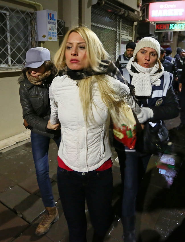 GEZİCİLER GERİ DÖNDÜ! YAKTILAR.. YIKTILAR... 138