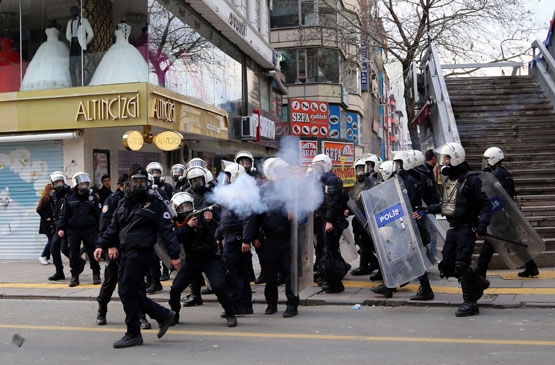 GEZİCİLER GERİ DÖNDÜ! YAKTILAR.. YIKTILAR... 63