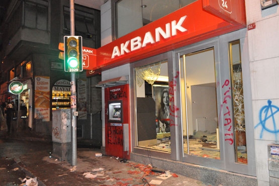 GEZİCİLER GERİ DÖNDÜ! YAKTILAR.. YIKTILAR... 74