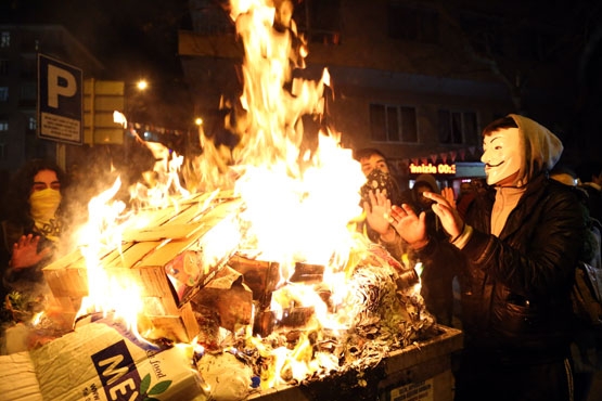GEZİCİLER GERİ DÖNDÜ! YAKTILAR.. YIKTILAR... 79