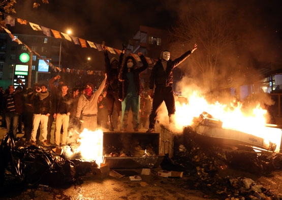 GEZİCİLER GERİ DÖNDÜ! YAKTILAR.. YIKTILAR... 80