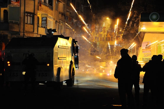 GEZİCİLER GERİ DÖNDÜ! YAKTILAR.. YIKTILAR... 90