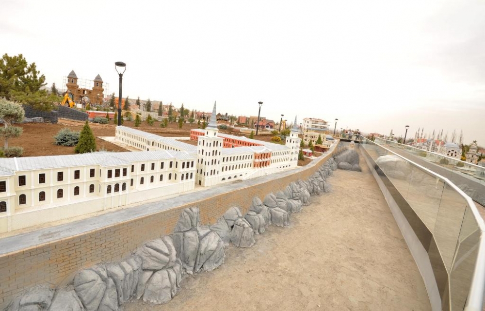 İŞTE 80 BİNDE DEVR-İ ALEM PARKI 7