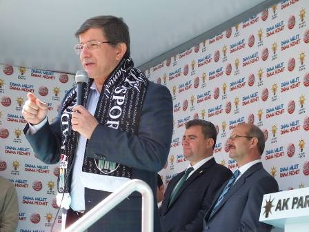 Davutoğlu Kadınhanı'nda coşkuyla karşılandı 16