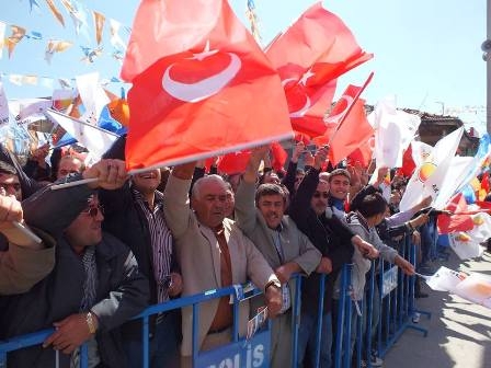 Davutoğlu Kadınhanı'nda coşkuyla karşılandı 8