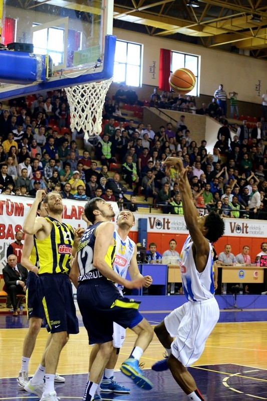 TORKU SELÇUK ÜNİVERSİTESİ: 55 - FENERBAHÇE ÜLKER: 80 10