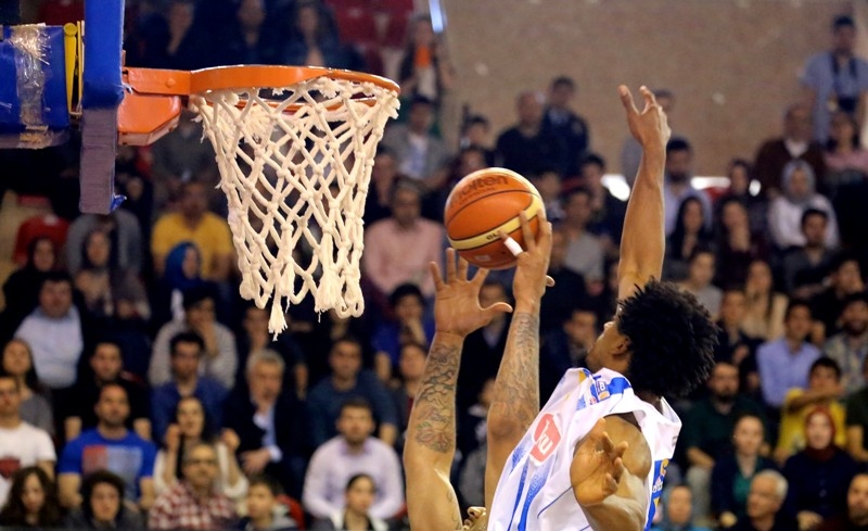 TORKU SELÇUK ÜNİVERSİTESİ: 55 - FENERBAHÇE ÜLKER: 80 2