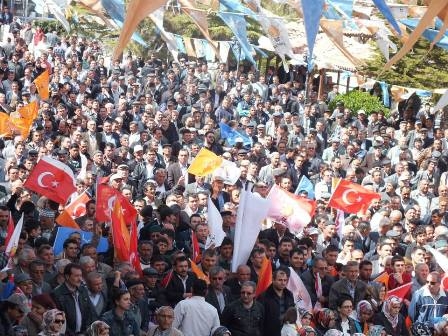 Davutoğlu Karapınar'da gövde gösterisi yaptı 13