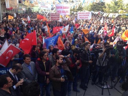Davutoğlu Karapınar'da gövde gösterisi yaptı 17