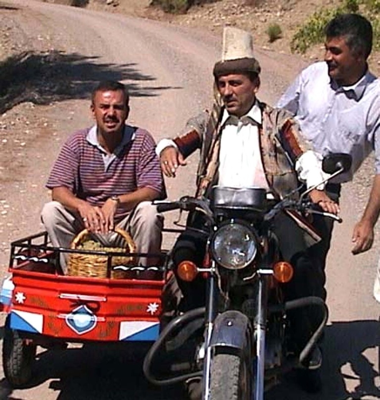 MUHSİN YAZICIOĞLU FOTOĞRAFLARI (ZAMAN TÜNELİNDE YOLCULUK) 16