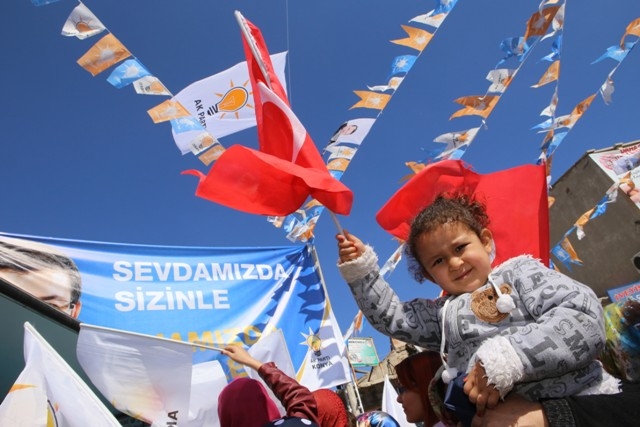 Seçim meydanları rengarenk 102
