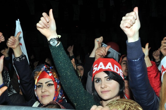 Seçim meydanları rengarenk 103