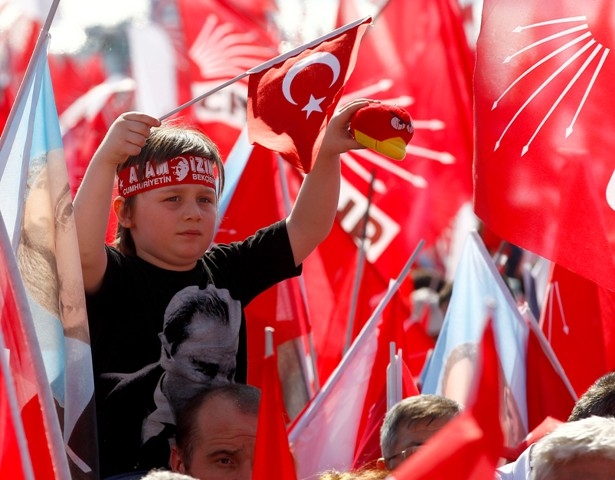 Seçim meydanları rengarenk 112