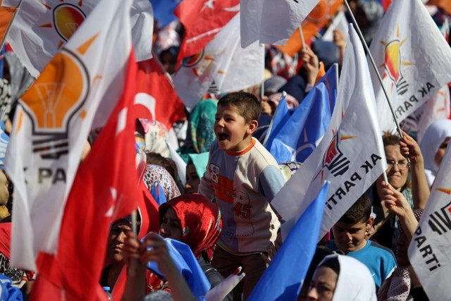 Seçim meydanları rengarenk 119