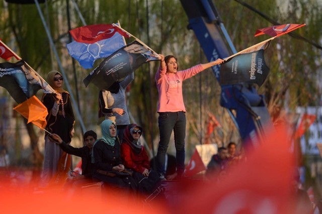 Seçim meydanları rengarenk 126