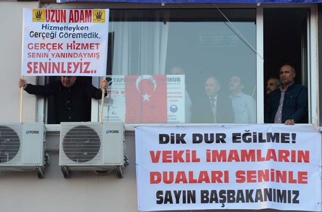 Seçim meydanları rengarenk 127