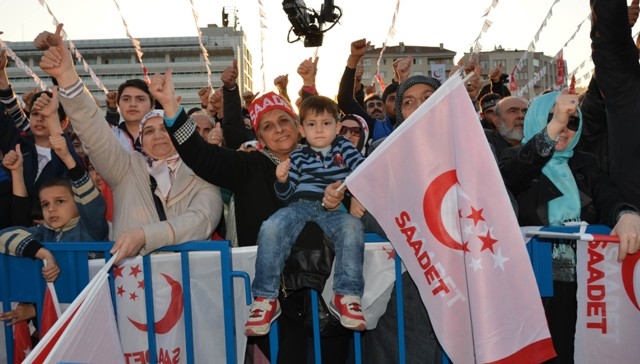Seçim meydanları rengarenk 128