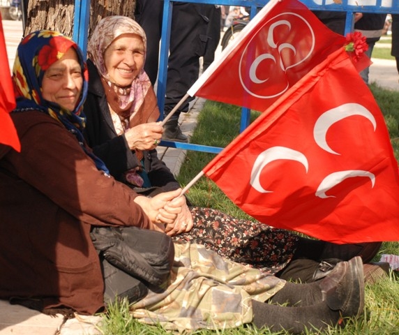 Seçim meydanları rengarenk 129