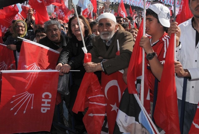 Seçim meydanları rengarenk 132