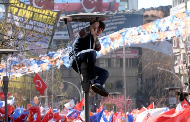 Seçim meydanları rengarenk 142