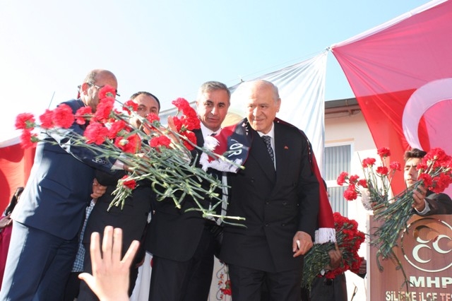 Seçim meydanları rengarenk 151