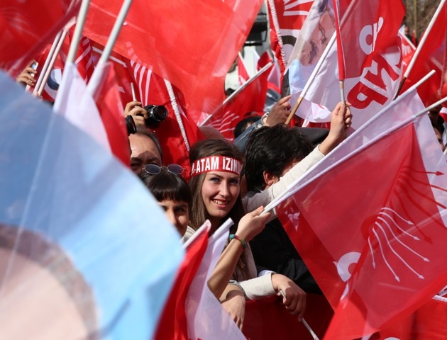Seçim meydanları rengarenk 153