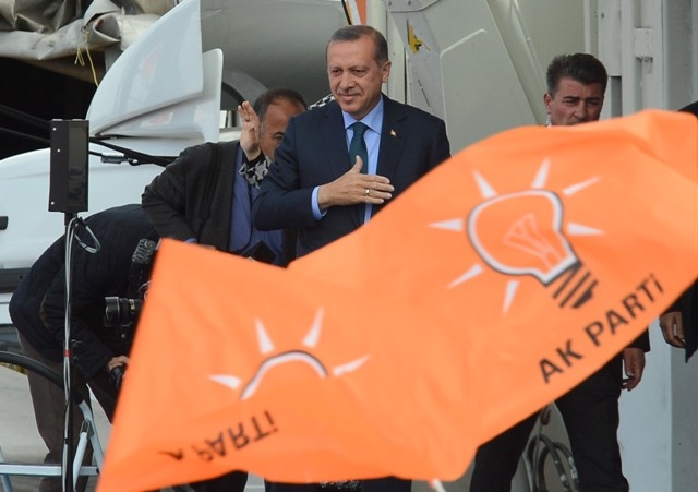 Seçim meydanları rengarenk 160
