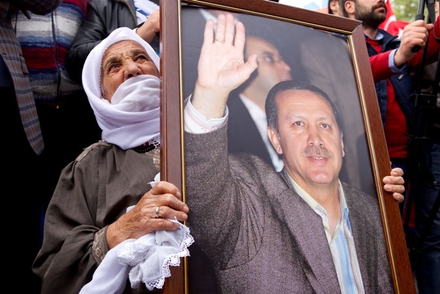 Seçim meydanları rengarenk 178
