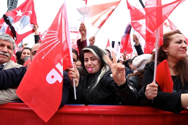 Seçim meydanları rengarenk 201