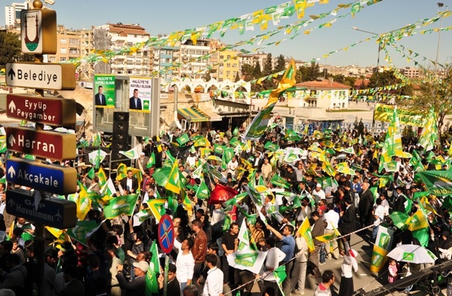 Seçim meydanları rengarenk 202