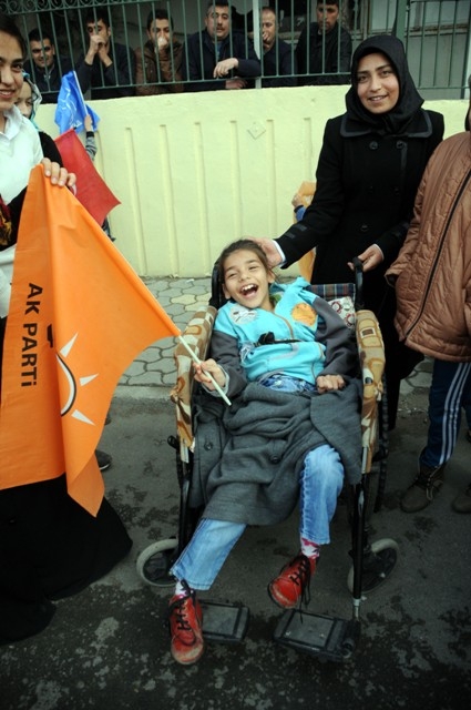 Seçim meydanları rengarenk 205